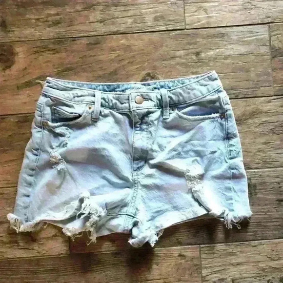 universal thread light blue distressed shorts women size 6 - Picture 2 of 6